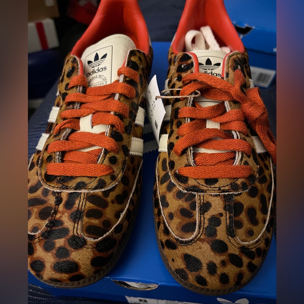 Authentic Women’s Adidas Sambas Sneakers w/Leopard Pattern
 Women Size 12 - Picture 3 of 16